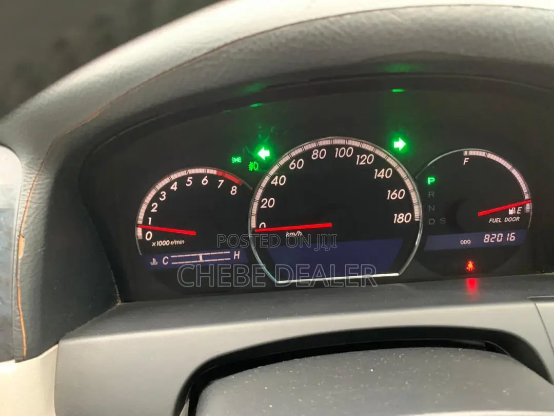Toyota Crown 2006 White