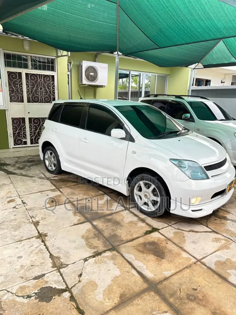 Toyota IST 2005 White
