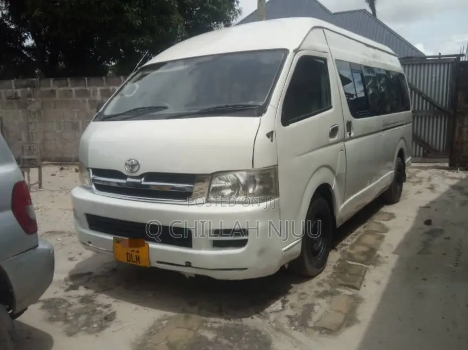 Toyota HiAce 2006 White