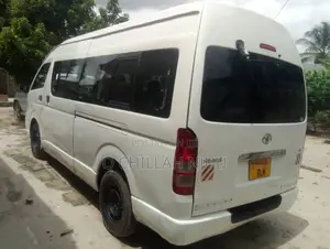 Toyota HiAce 2006 White