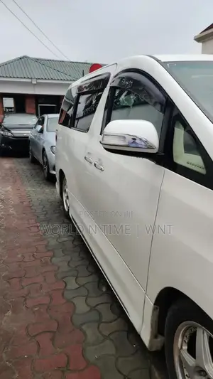 Toyota Vellfire 2009 White