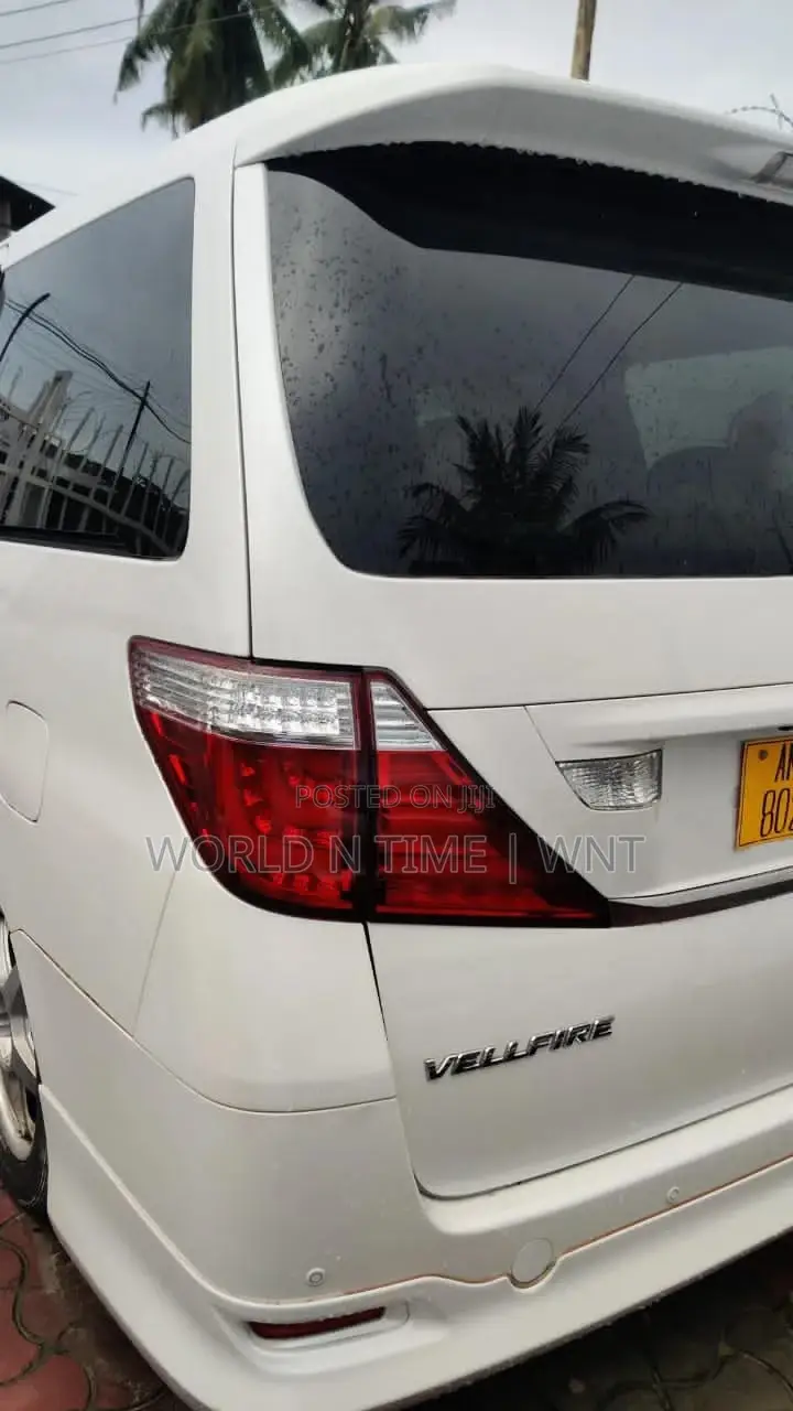 Toyota Vellfire 2009 White