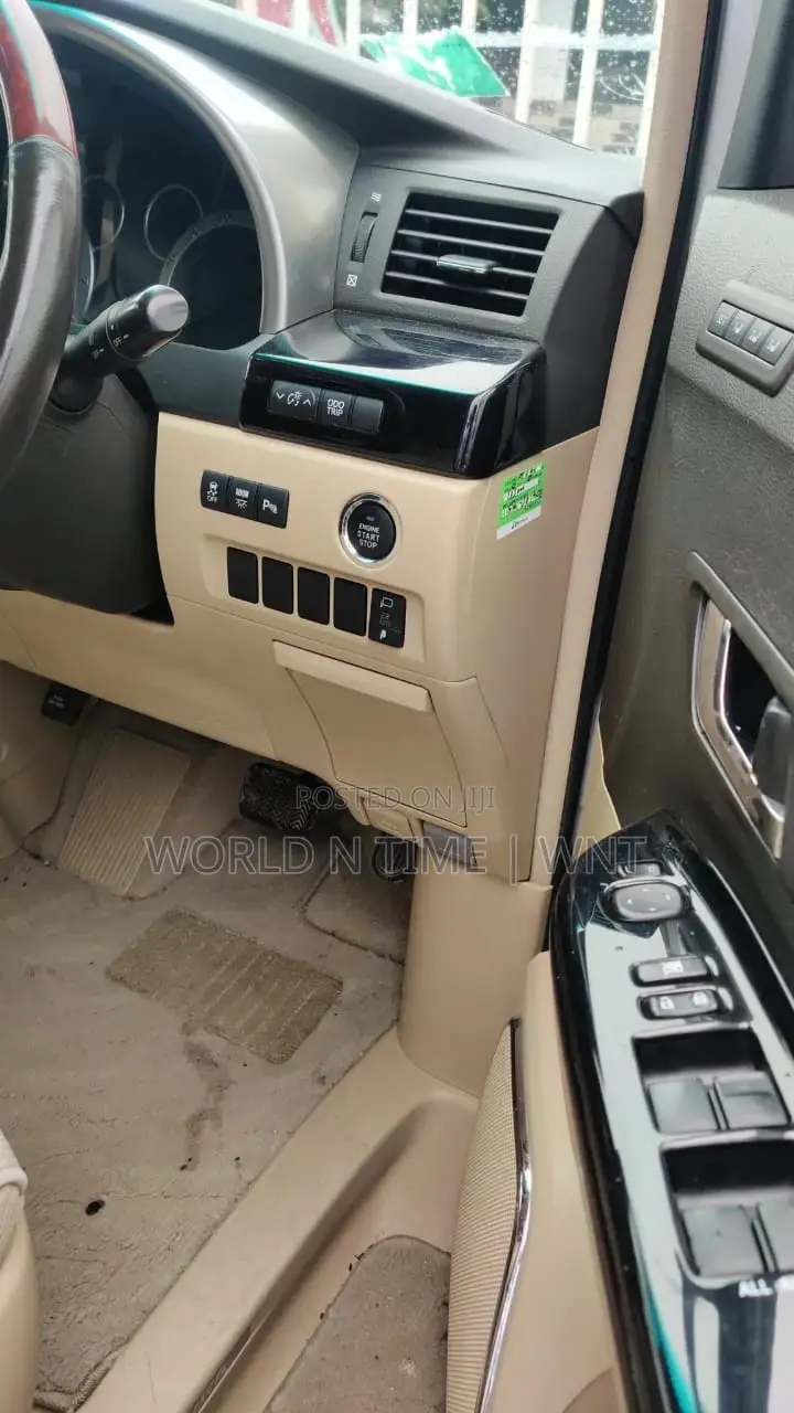 Toyota Vellfire 2009 White