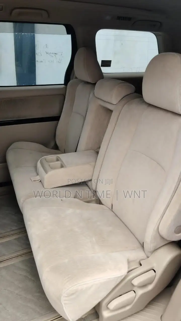 Toyota Vellfire 2009 White