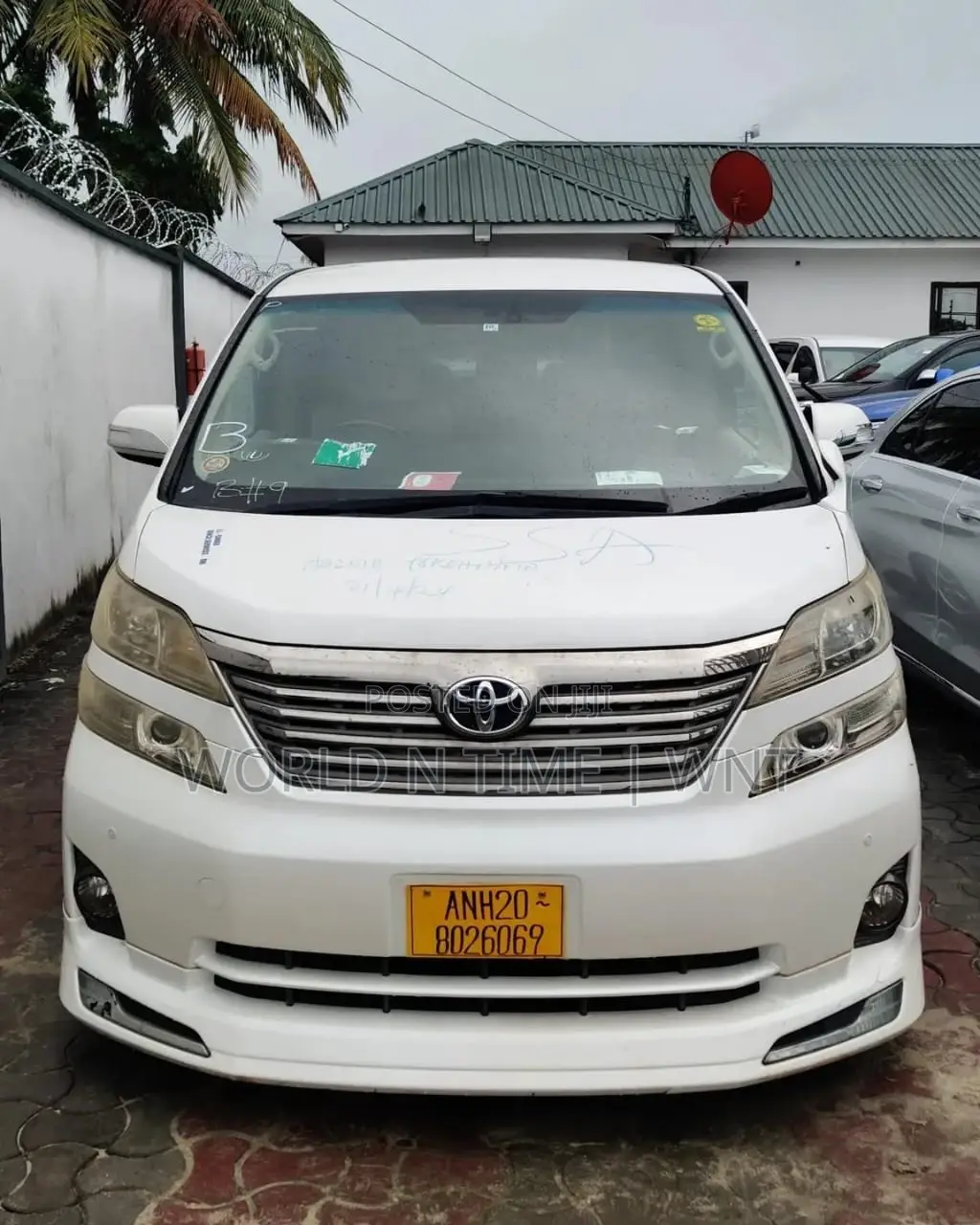 Toyota Vellfire 2009 White