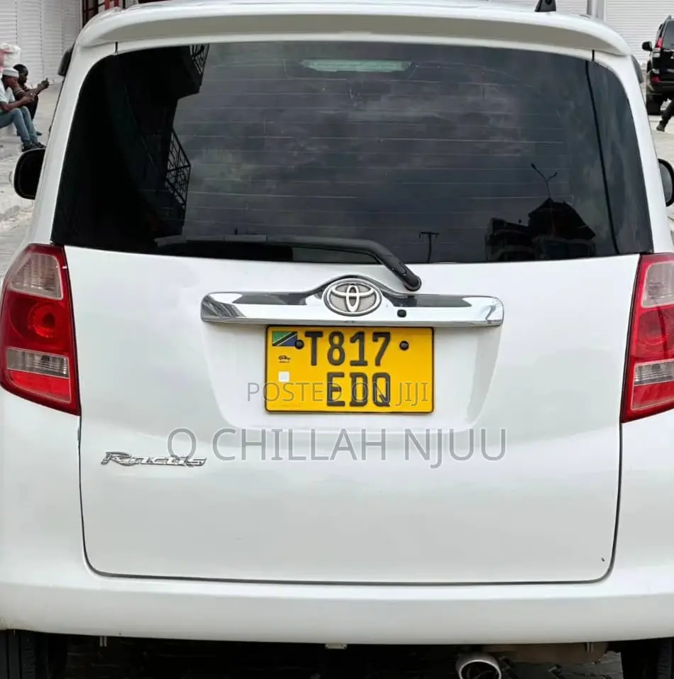 Toyota Ractis 2006 White