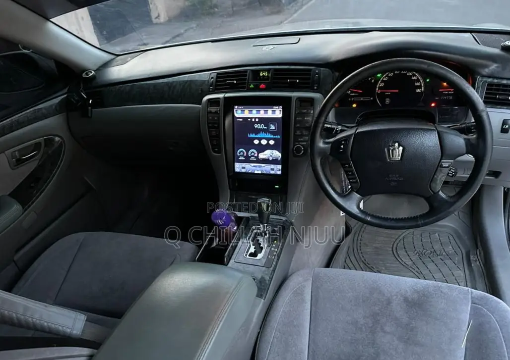 Toyota Crown Royale 2005 Silver