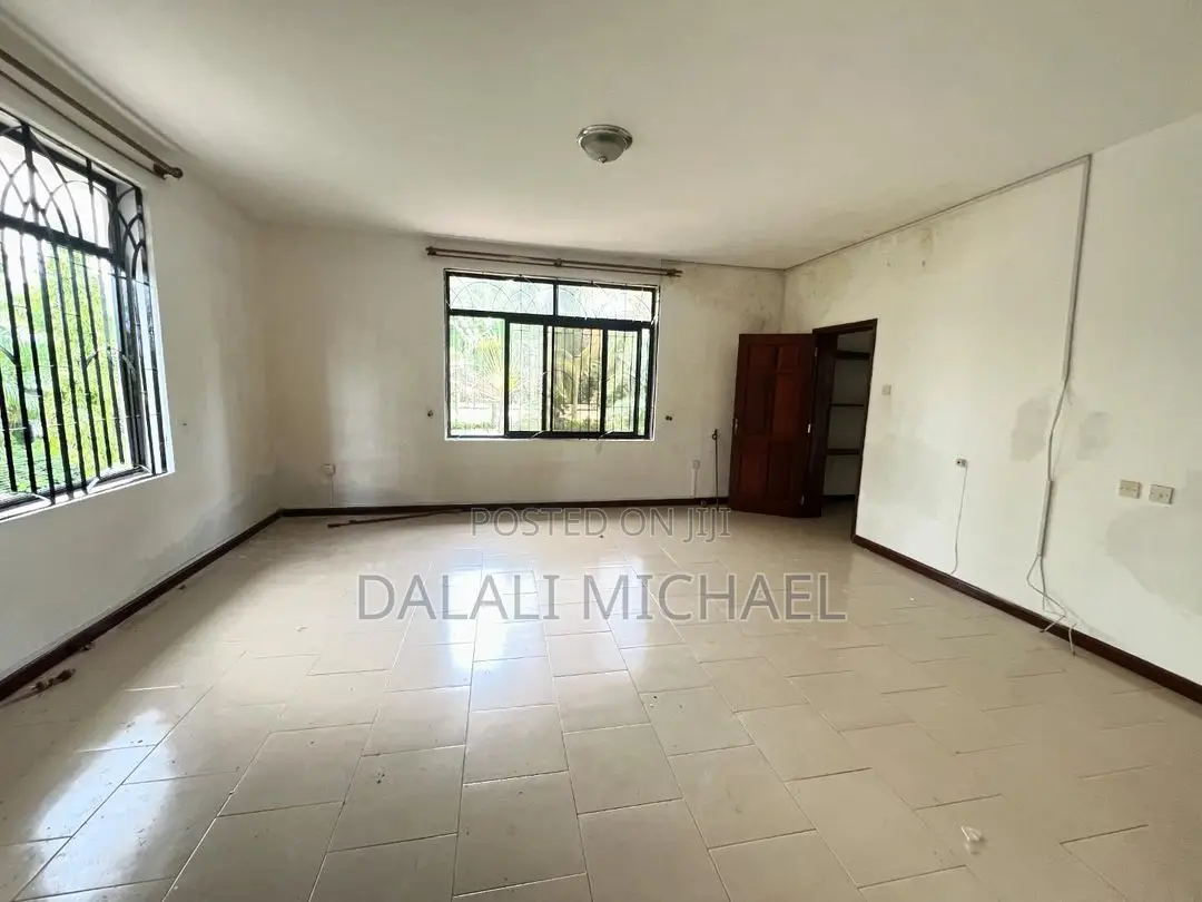 4bdrm Bungalow in Kawe Beach for rent