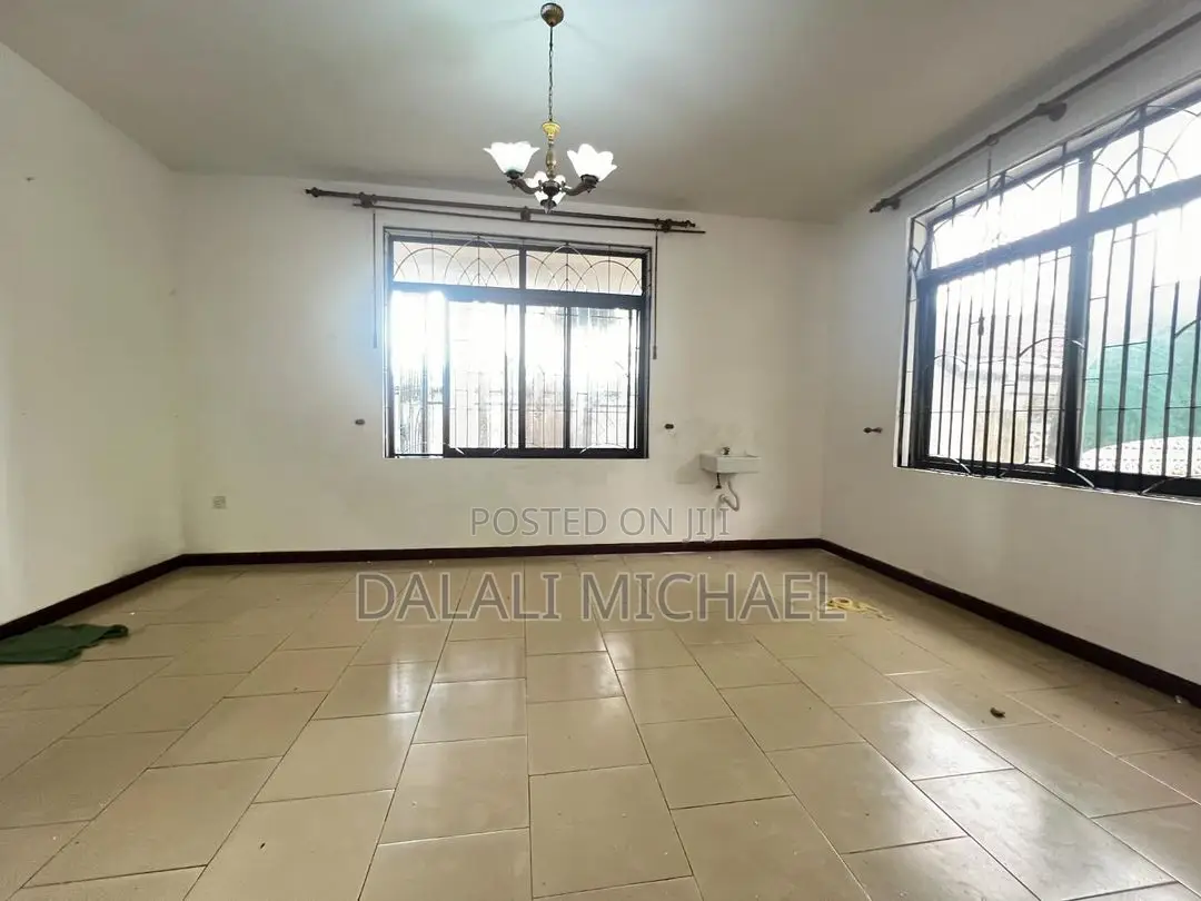 4bdrm Bungalow in Kawe Beach for rent