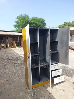Kabati La Nguo