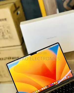 New Laptop Apple MacBook Pro 2021 M1 16GB Apple M1 Pro SSD 512GB