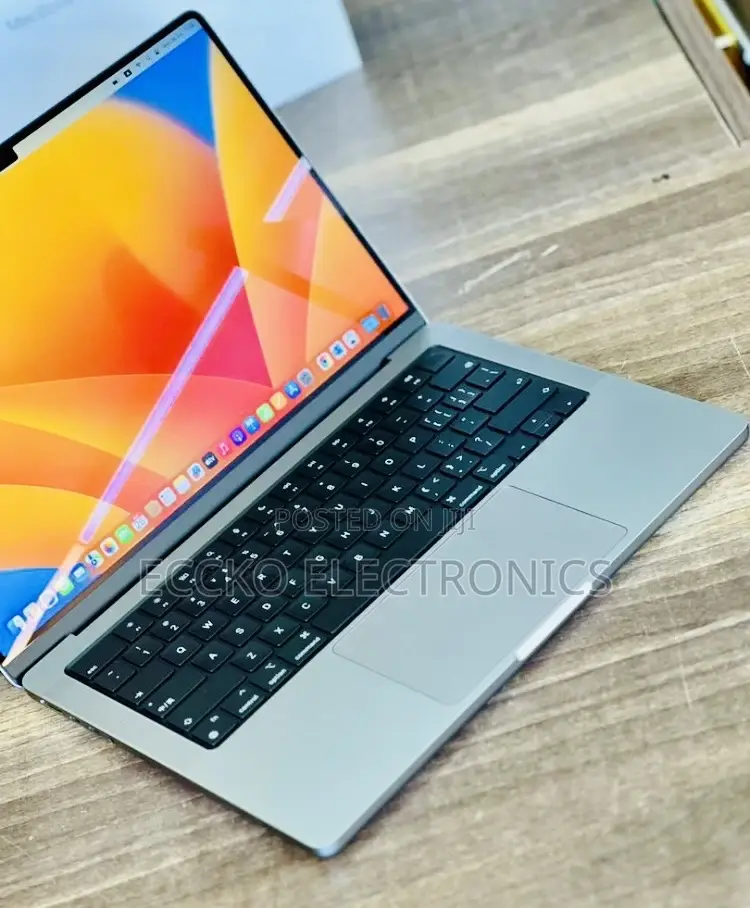 New Laptop Apple MacBook Pro 2021 M1 16GB Apple M1 Pro SSD 512GB