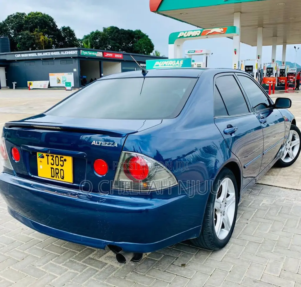 Toyota Altezza 2000 Blue