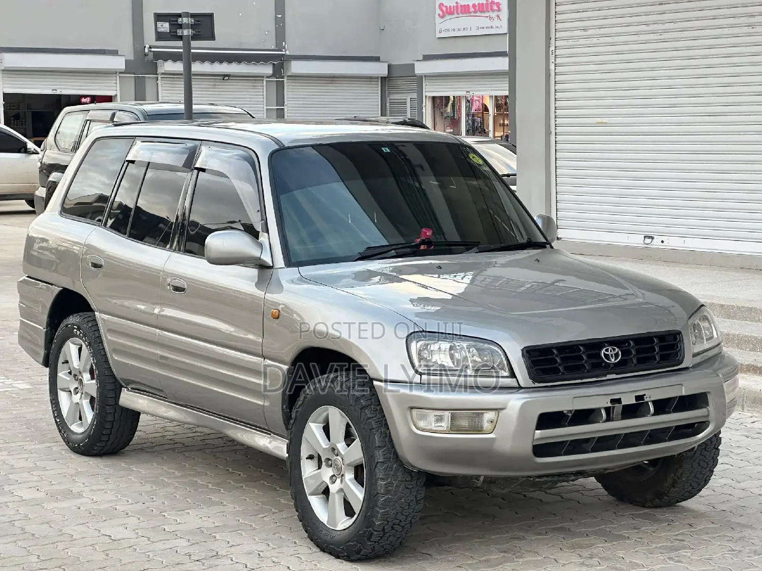 Toyota RAV4 Base 4x4 1999 Gray