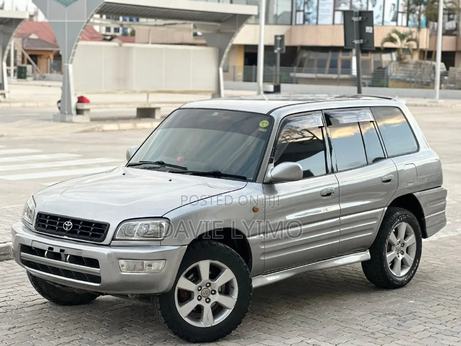 Toyota RAV4 Base 4x4 1999 Gray