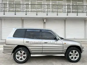 Toyota RAV4 Base 4x4 1999 Gray