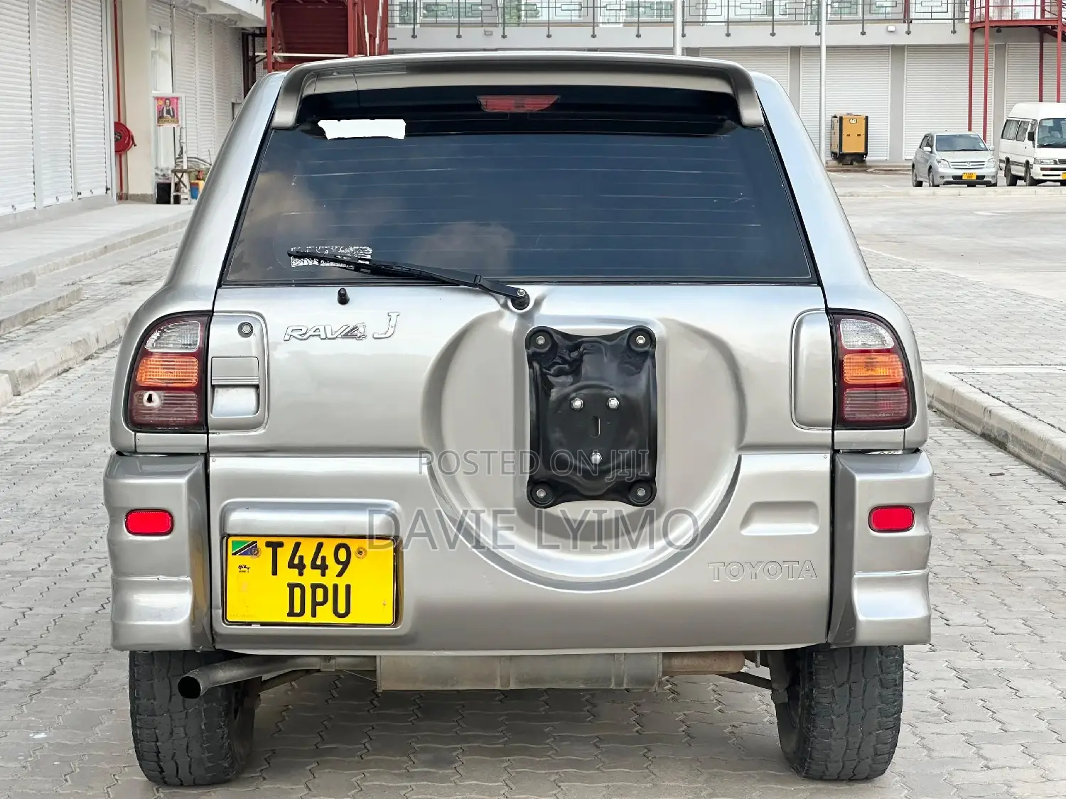 Toyota RAV4 Base 4x4 1999 Gray