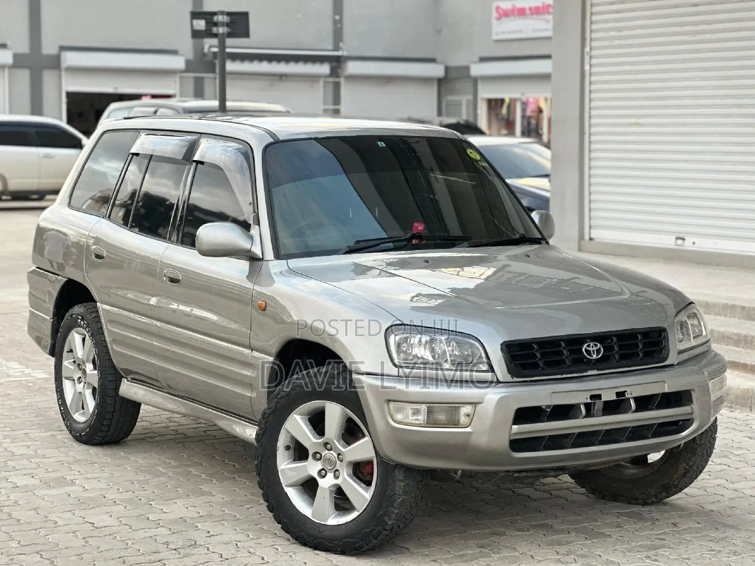 Toyota RAV4 Base 4x4 1999 Gray