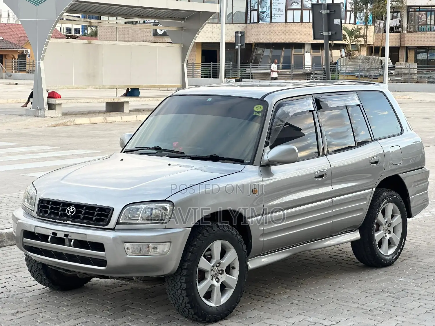 Toyota RAV4 Base 4x4 1999 Gray