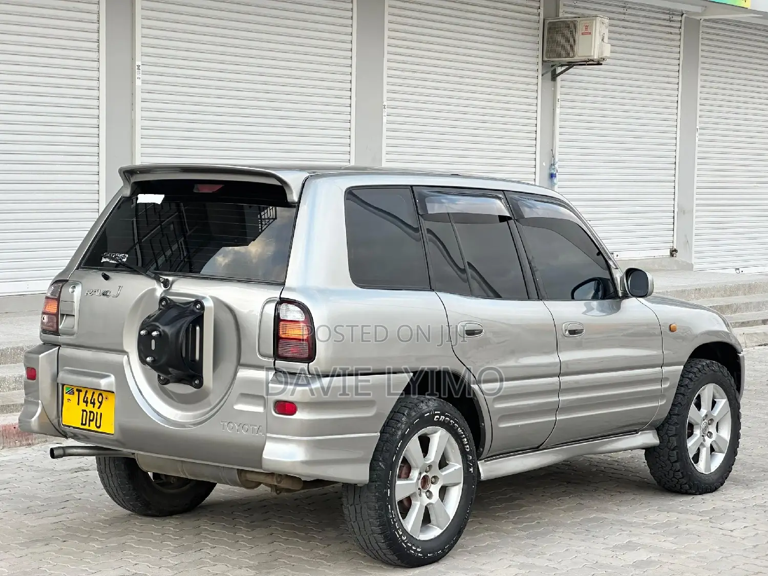 Toyota RAV4 Base 4x4 1999 Gray