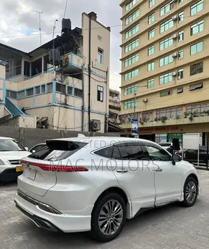 Toyota Harrier 2022 White