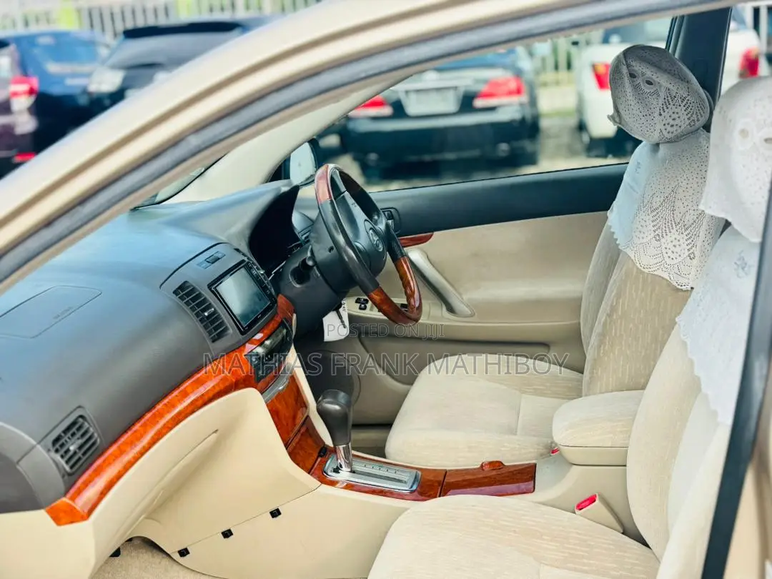 Toyota Premio 2005 Gold