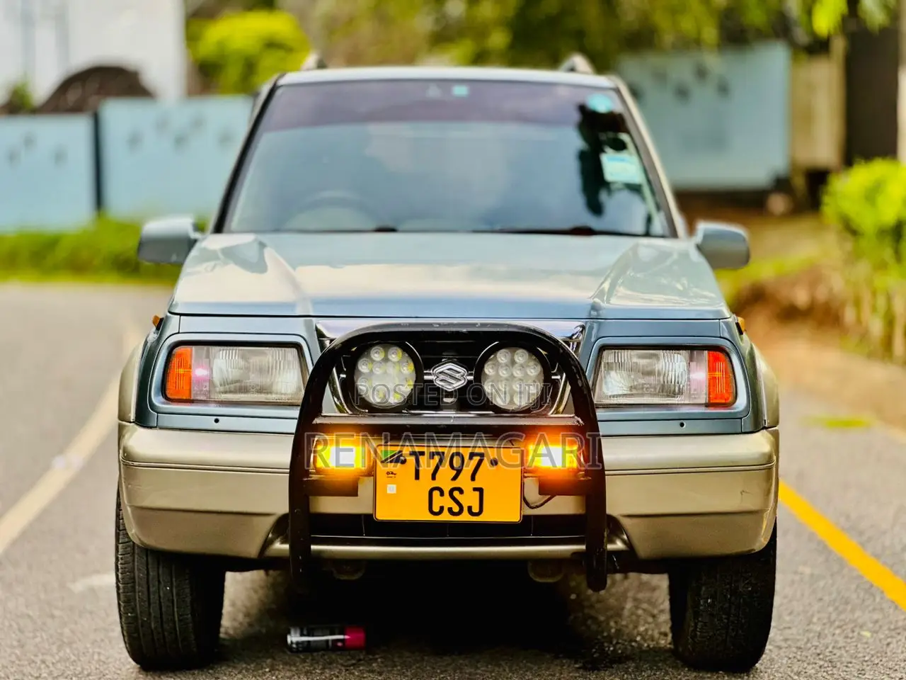 Suzuki Escudo 2001 Silver