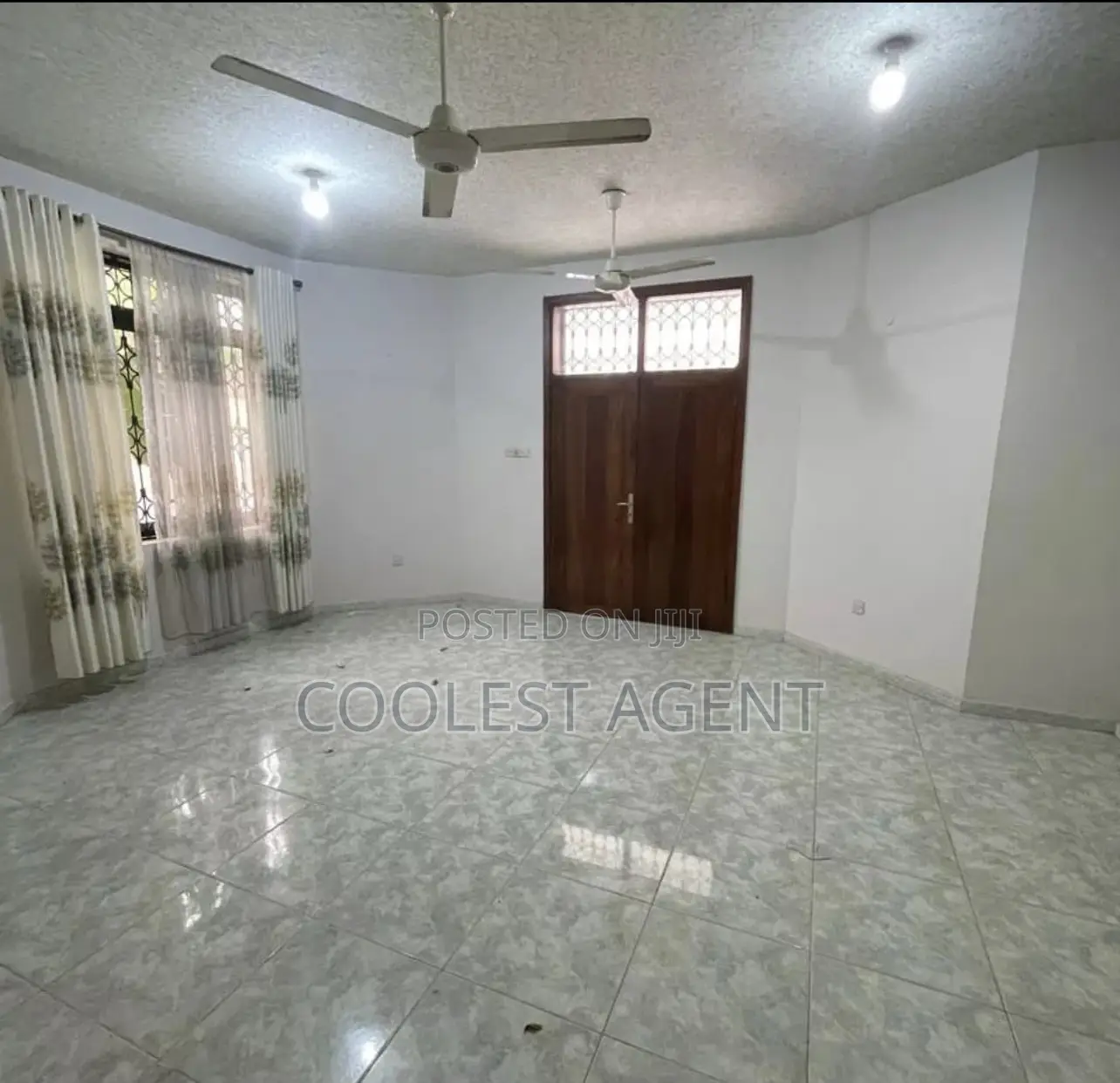 6bdrm Bungalow in Msasani, Kinondoni for rent