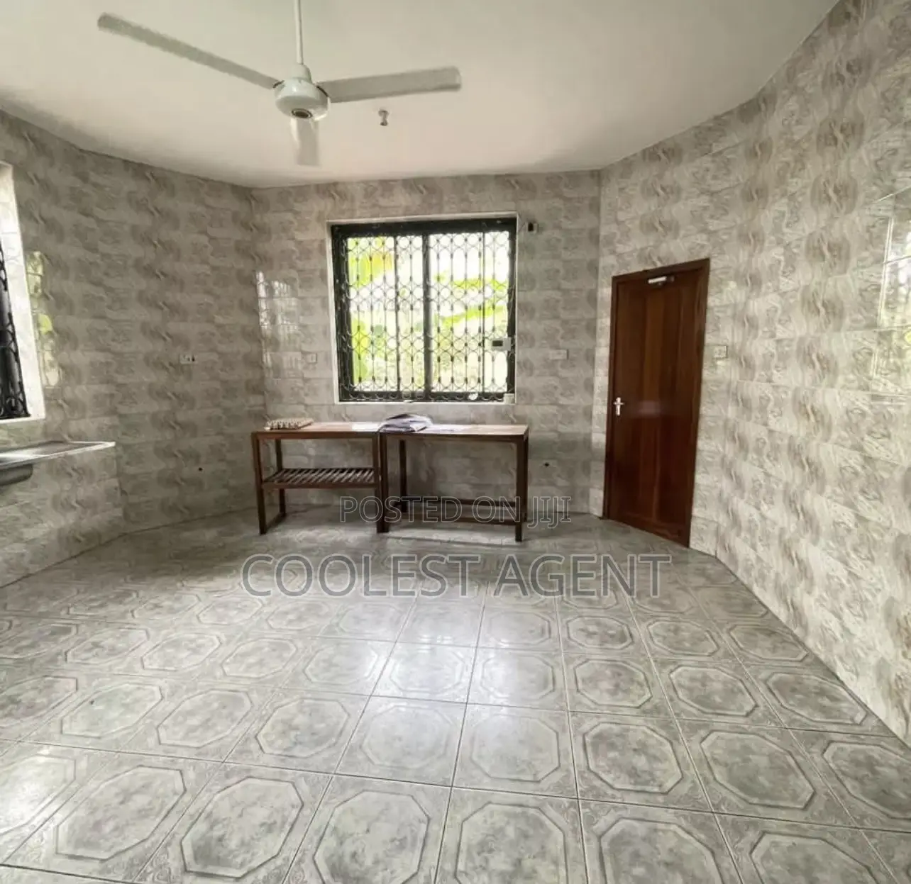 6bdrm Bungalow in Msasani, Kinondoni for rent