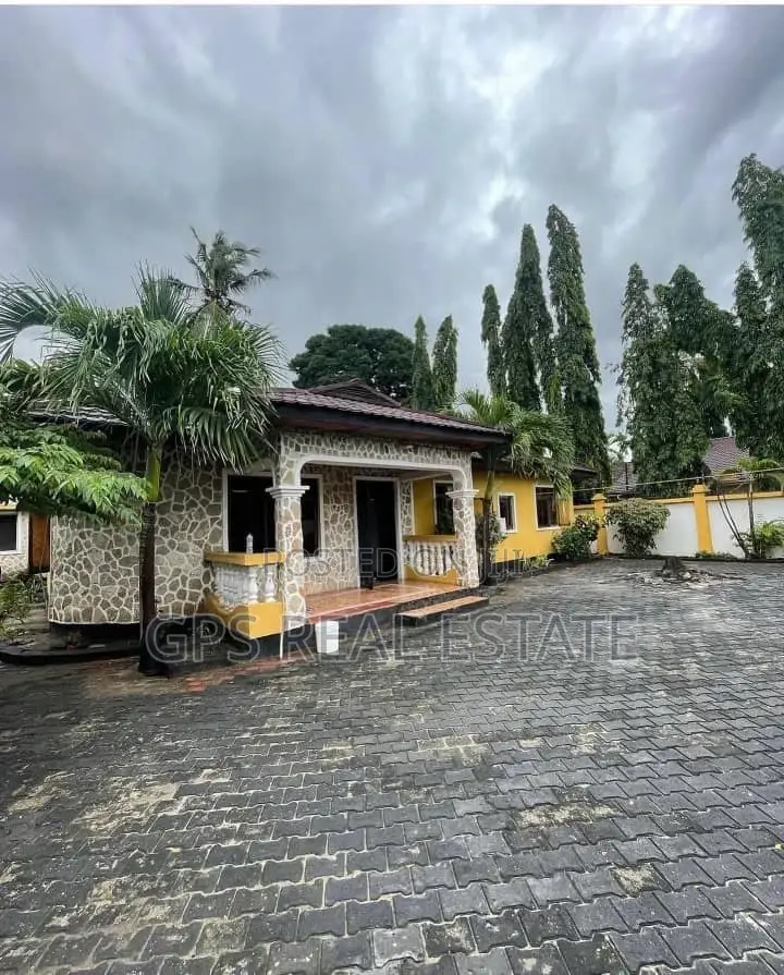 3bdrm House in Mbezi Beach, Kinondoni for sale