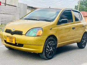 Toyota Vitz 2002 Gold