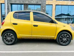 Toyota Vitz 2002 Gold