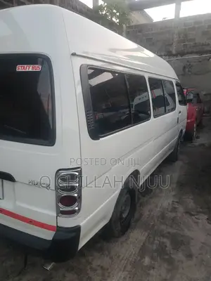 Toyota HiAce 1999 White