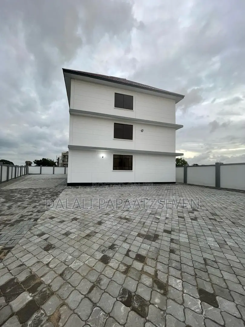2bdrm Apartment in Dalalipapaatzseven, Kunduchi for rent
