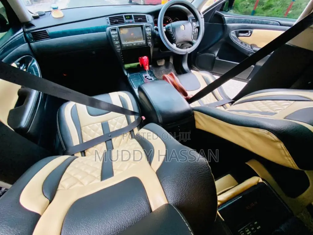 Toyota Crown Royale 2005 Black