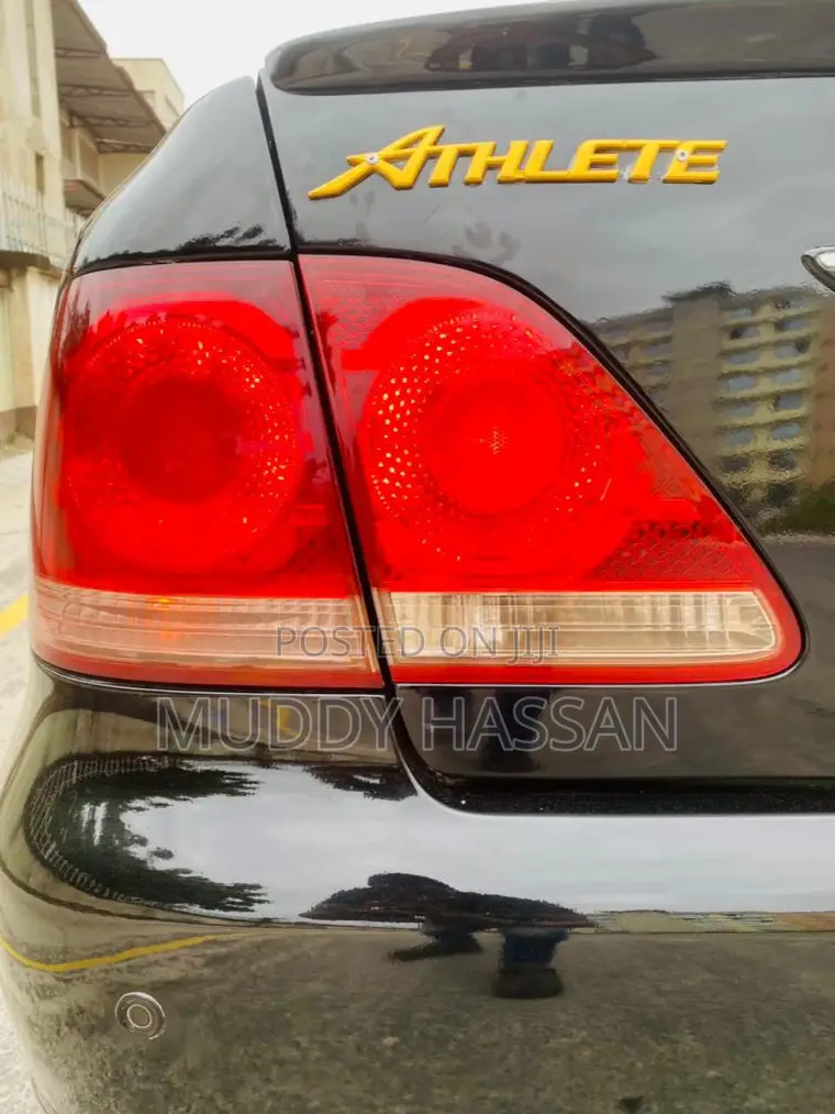 Toyota Crown Royale 2005 Black