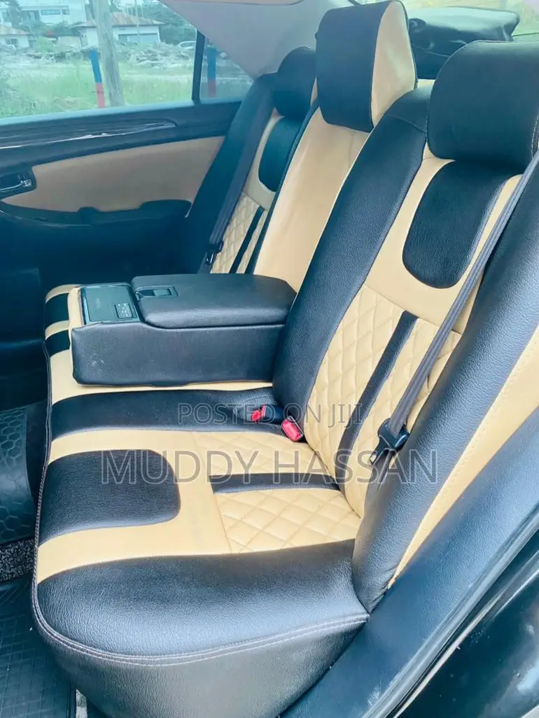 Toyota Crown Royale 2005 Black