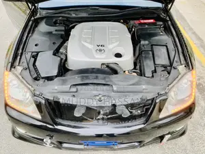 Toyota Crown Royale 2005 Black