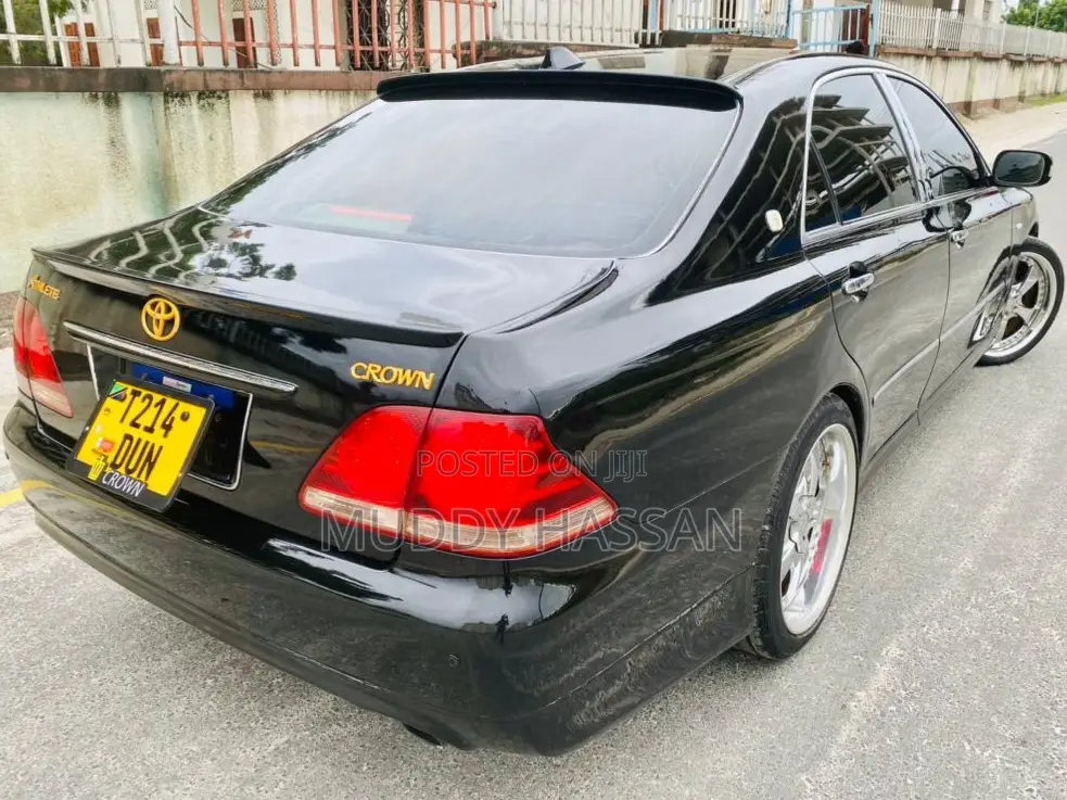 Toyota Crown Royale 2005 Black