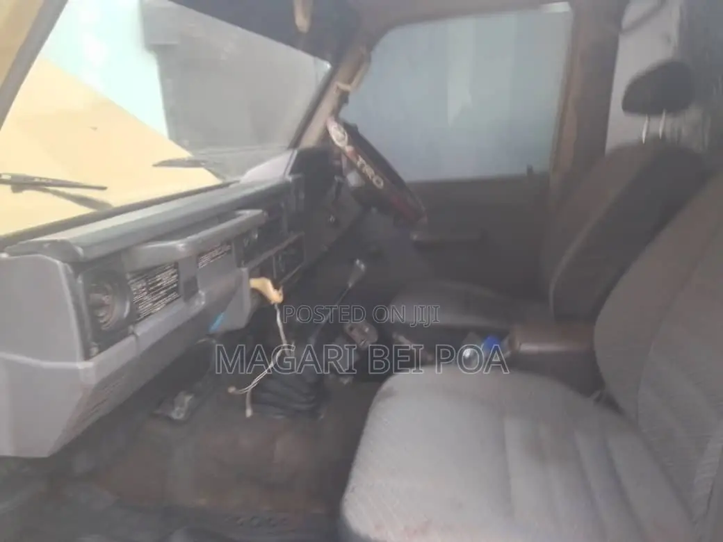 Toyota Land Cruiser Prado 2006 Ivory