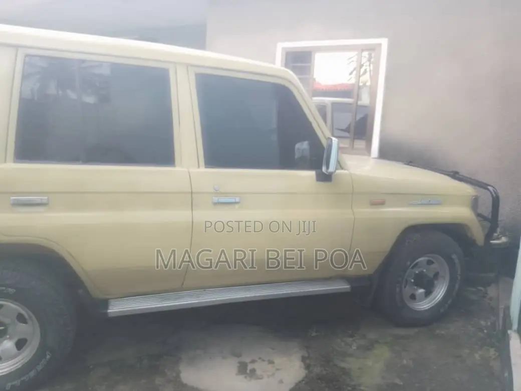 Toyota Land Cruiser Prado 2006 Ivory