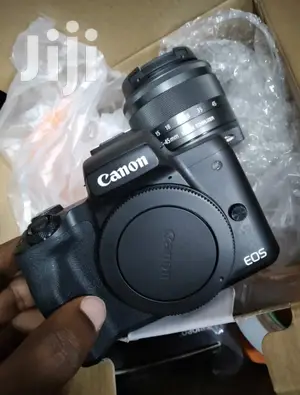 Canon M50