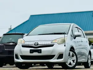 Toyota Ractis 2010 Silver