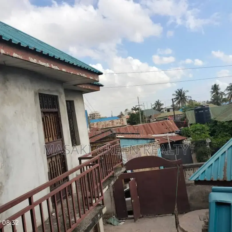 Commercial Property for Sale at Mazense