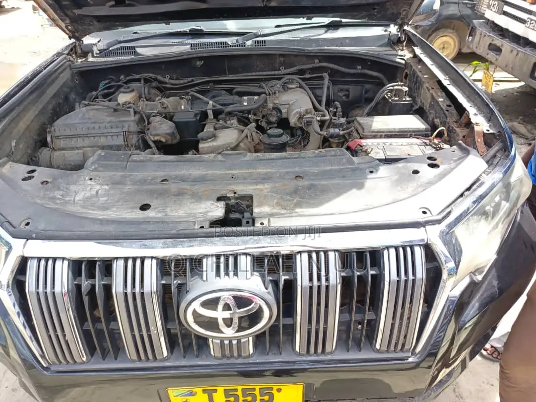 Toyota Land Cruiser Prado 2004 Black
