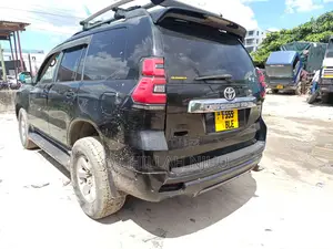 Toyota Land Cruiser Prado 2004 Black