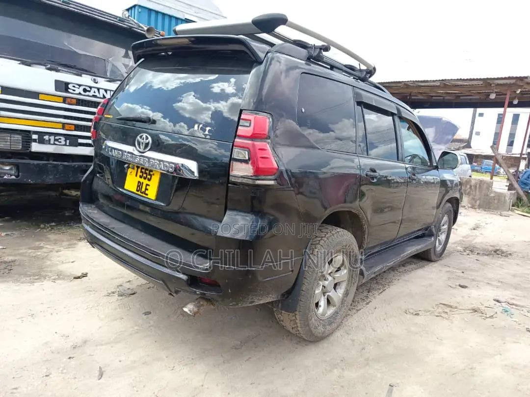 Toyota Land Cruiser Prado 2004 Black