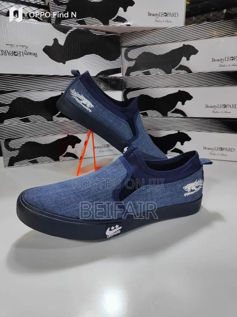 Converse Sneakers | Raba
