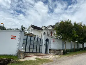 5bdrm Bungalow in Salasala, Kunduchi for sale