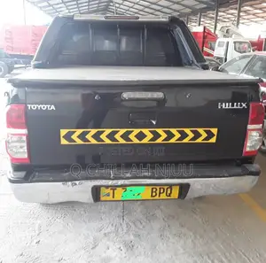 Toyota Hilux 2002 Black